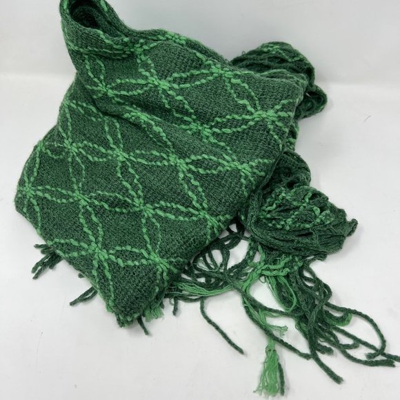 TICKLED PINK Green Textured Chunky Knit Frayed Soft Cozy Winter Fall Scarf - Picture 6 of 9